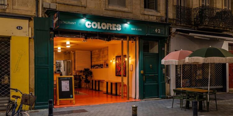 Colores - Bordeaux, bar
