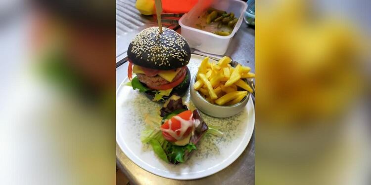 Le trône, restaurant