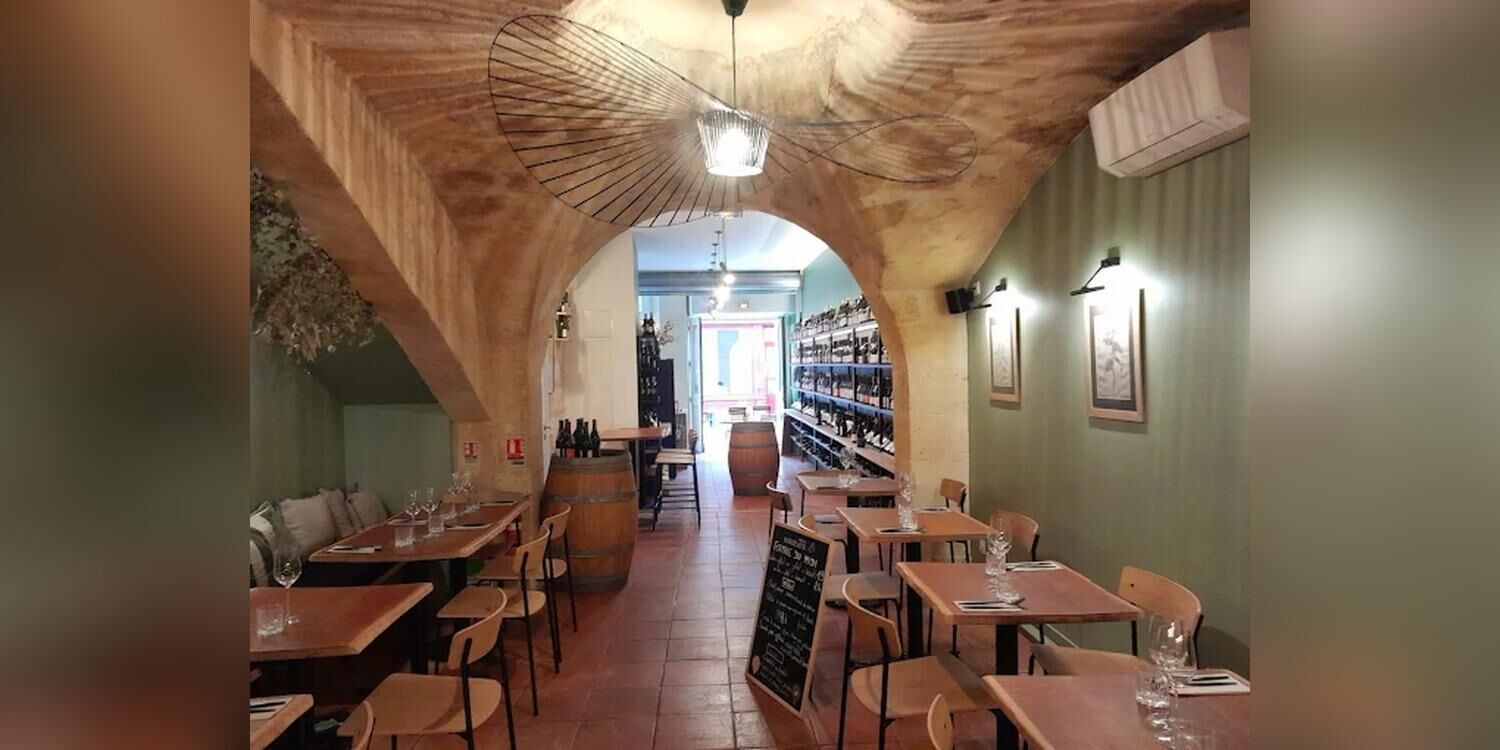 ComplanTerra, bar