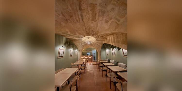 ComplanTerra, bar