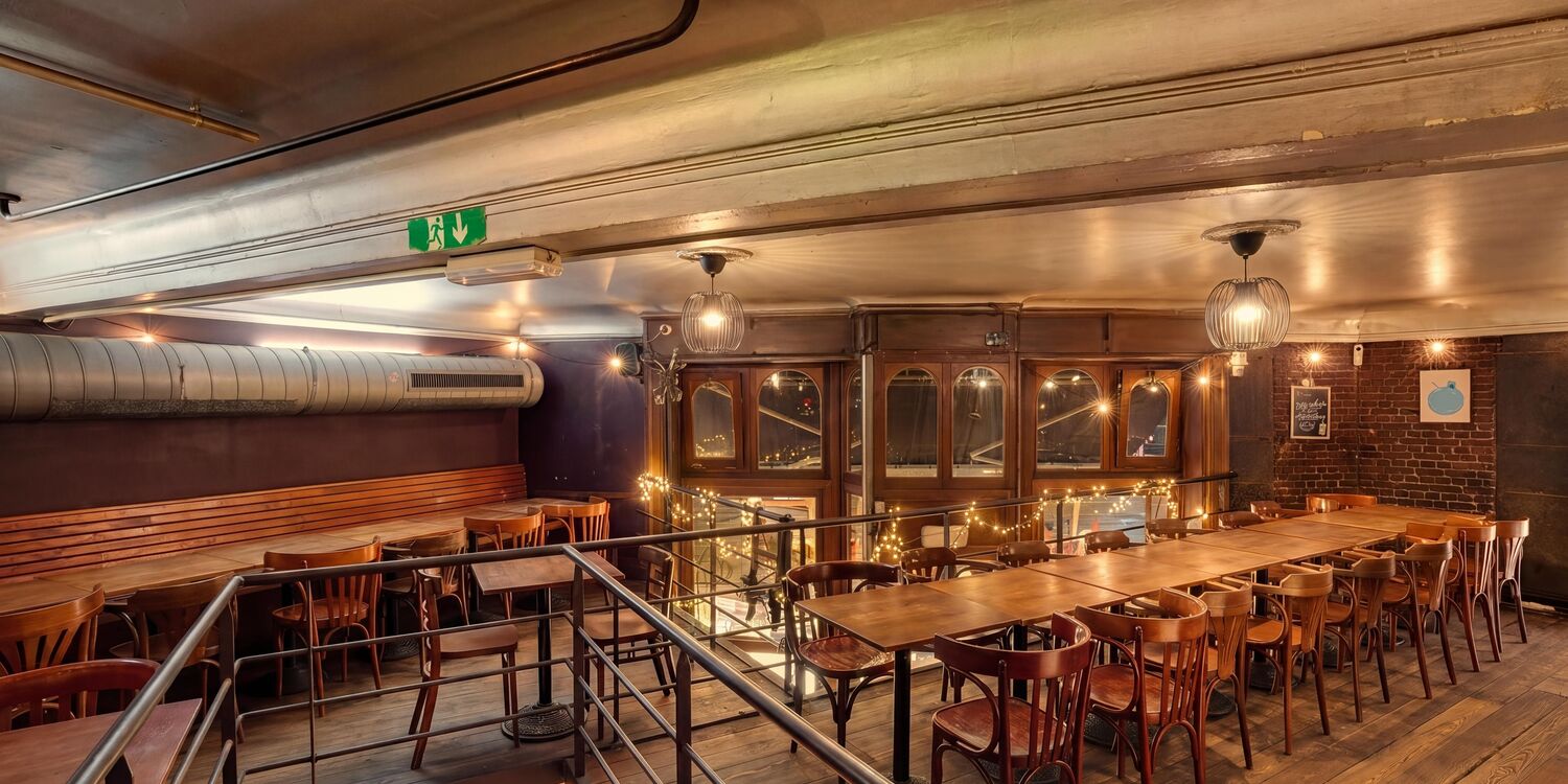 Skievelat Sablon, bar