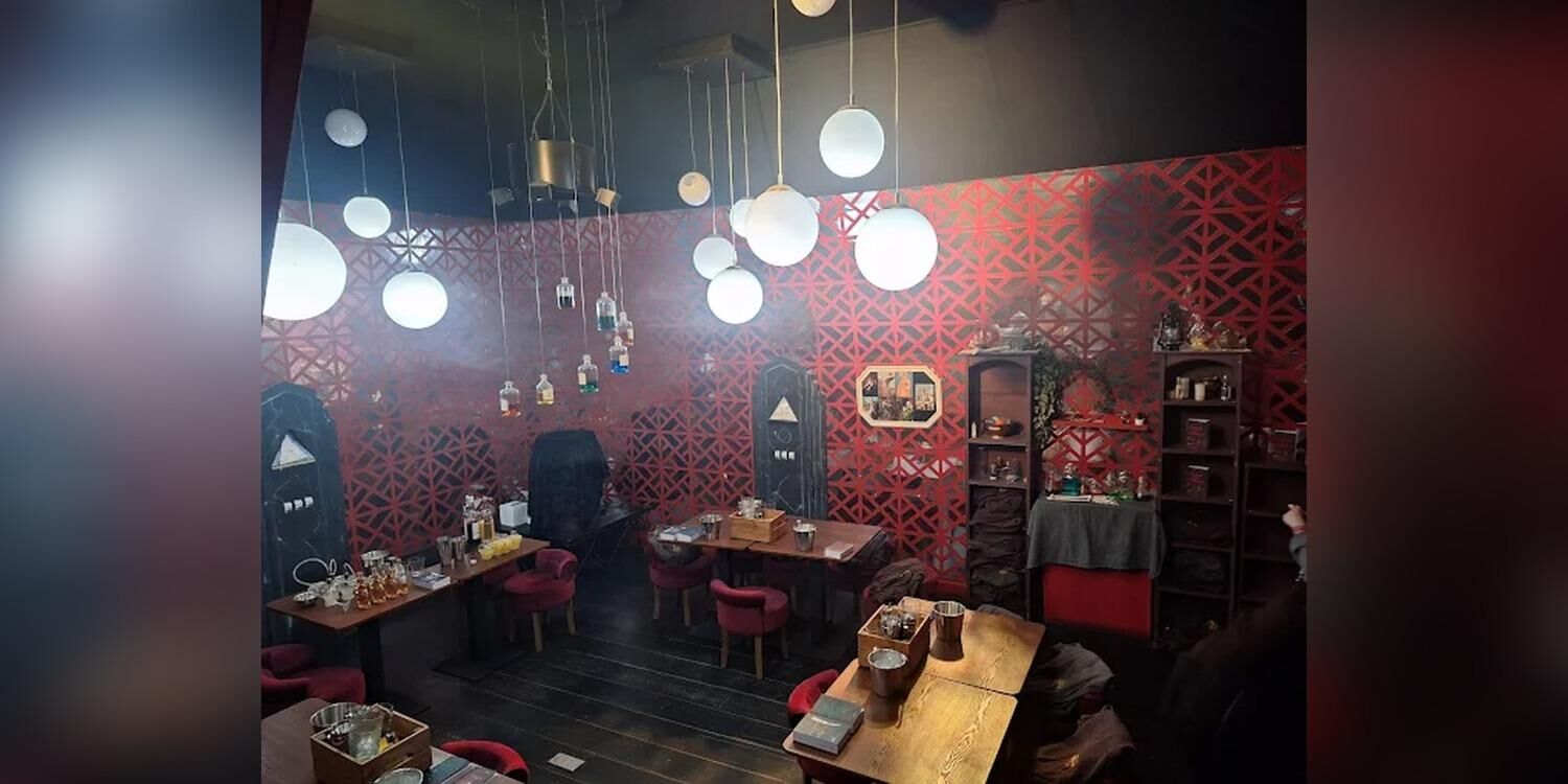 Potions & Co., bar