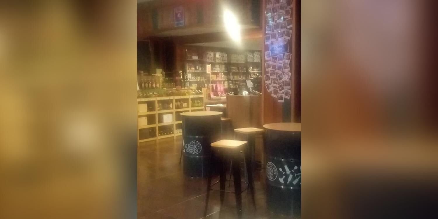 V and B - Anglet, bar