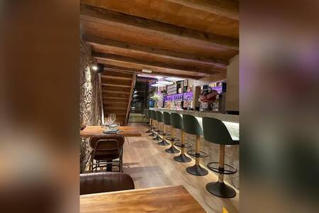 Mantener, Bar Barcelona Eixample #0