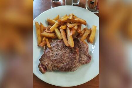 Au CK, Restaurant La Chapelle-de-Guinchay  #0