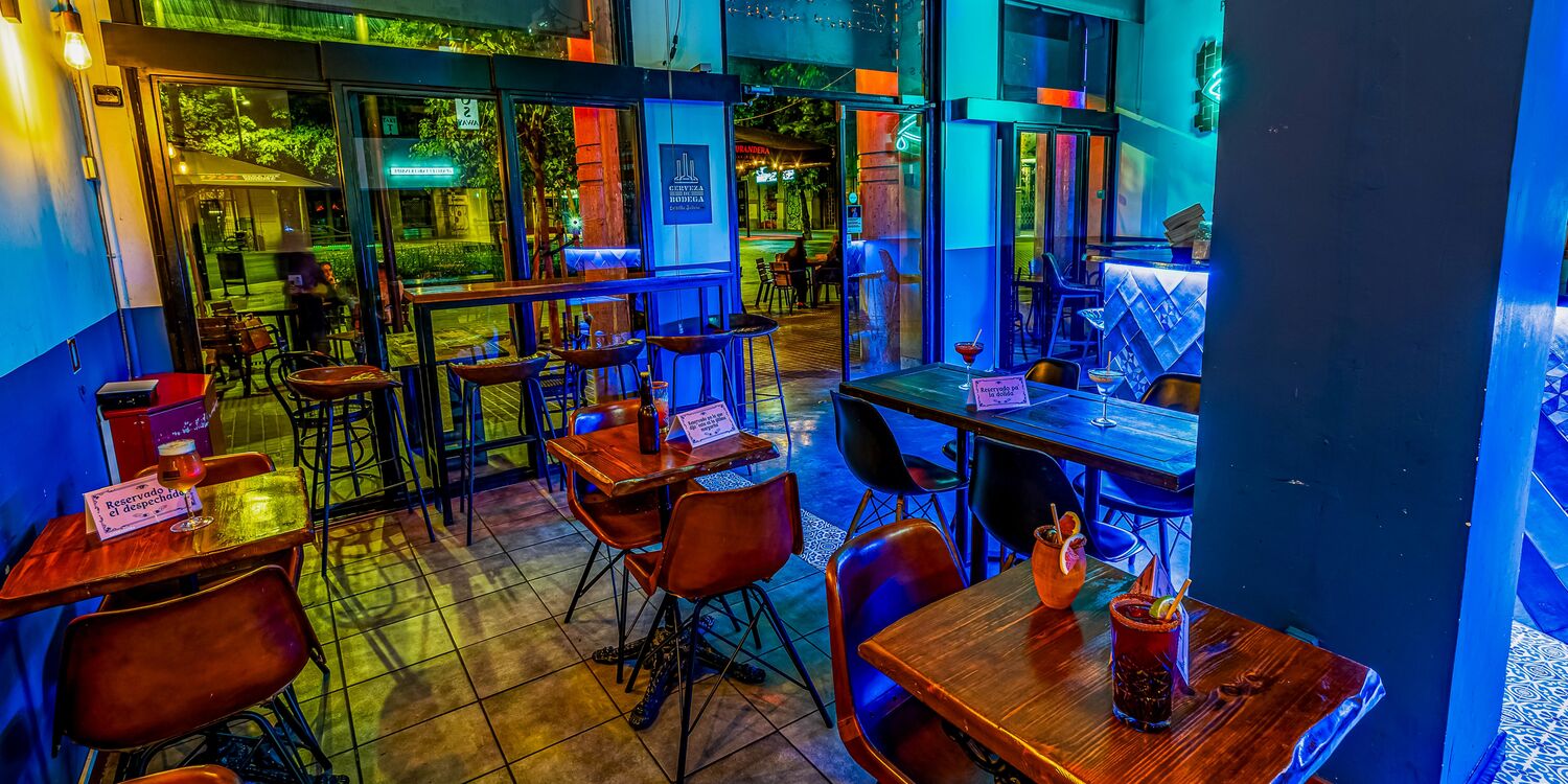 La Curandera Bar, bar