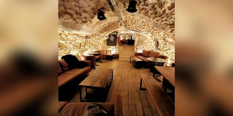 La Tanière, bar