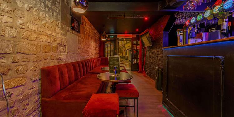Black Pub, bar