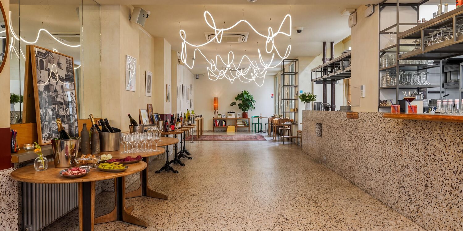 Talk Arty - Privatisation, rental_room