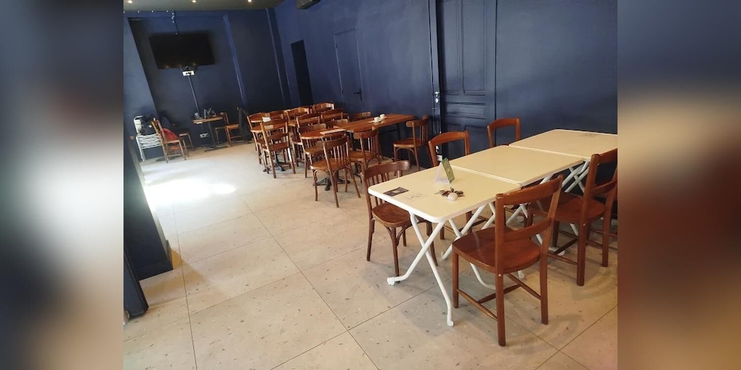 Le LYON'S, bar