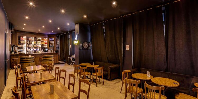 Le LYON'S, bar