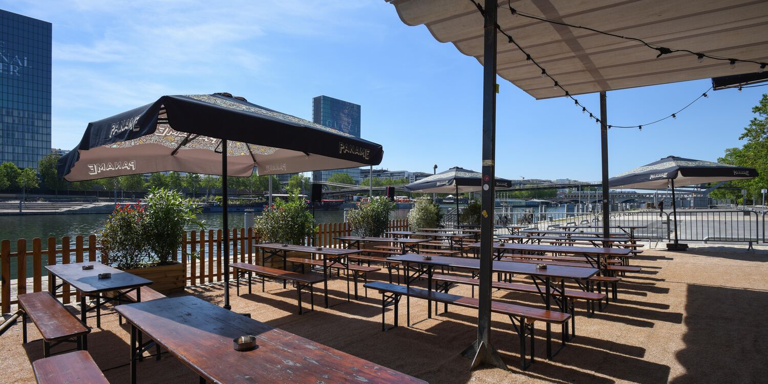 Paname sur Seine, bar