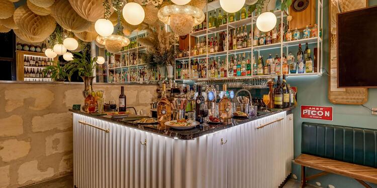 Chantilly, bar