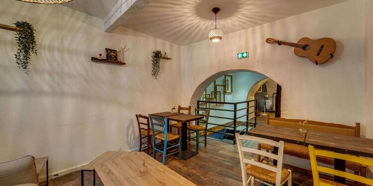 Hart's, bar