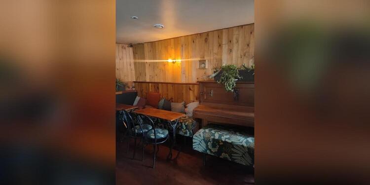 Moby's Café, bar
