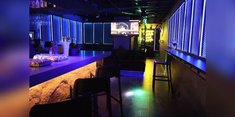 Lolita Chueca, bar