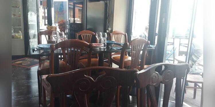 Le Coq D'Or, restaurant