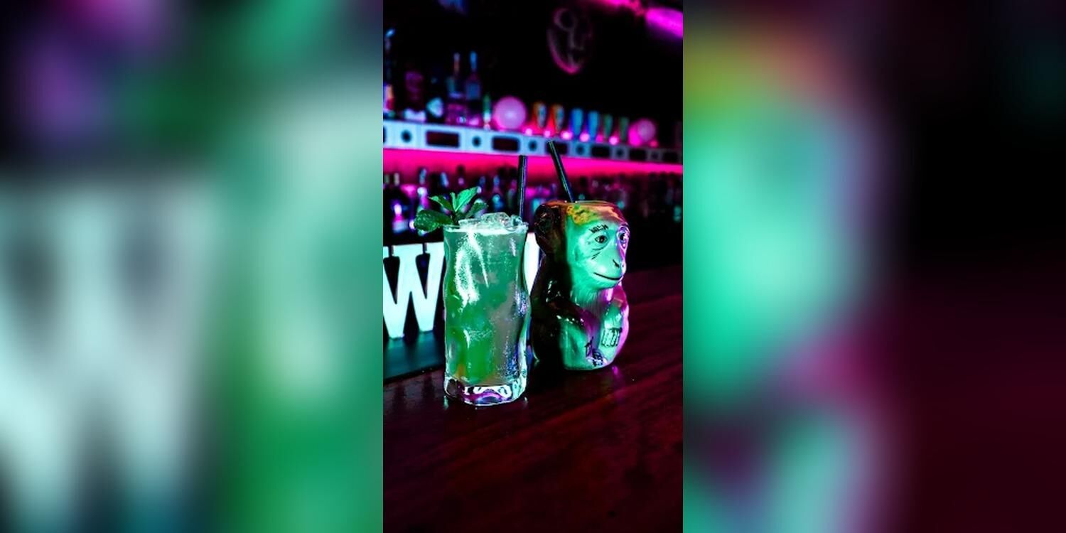 Bar Hawaiano Royalty Kiwai/shishas/cocteleria, bar