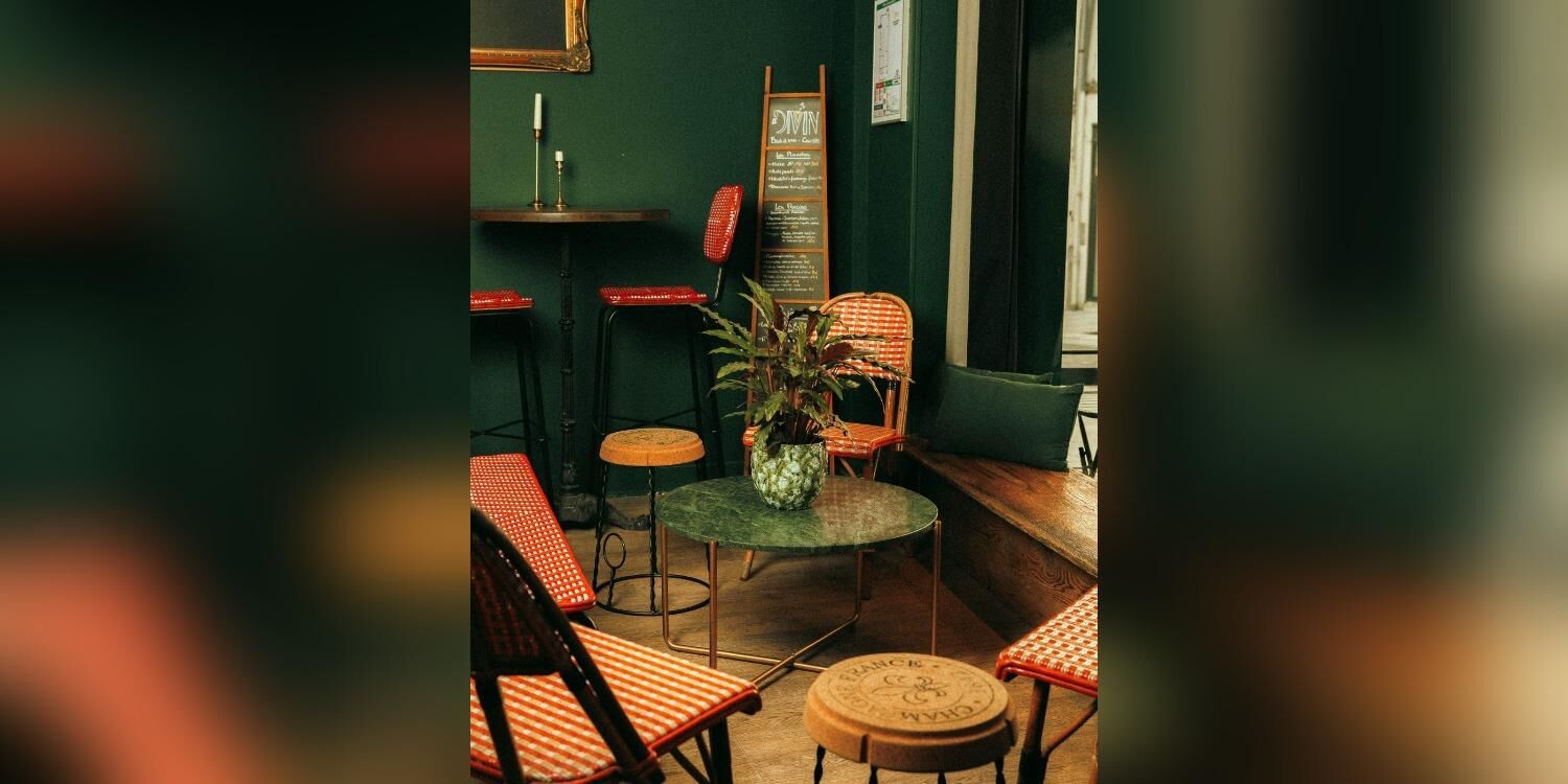 Le Divin, bar