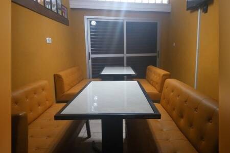 A table, Restaurant Jaulnay Bourg Centre #0