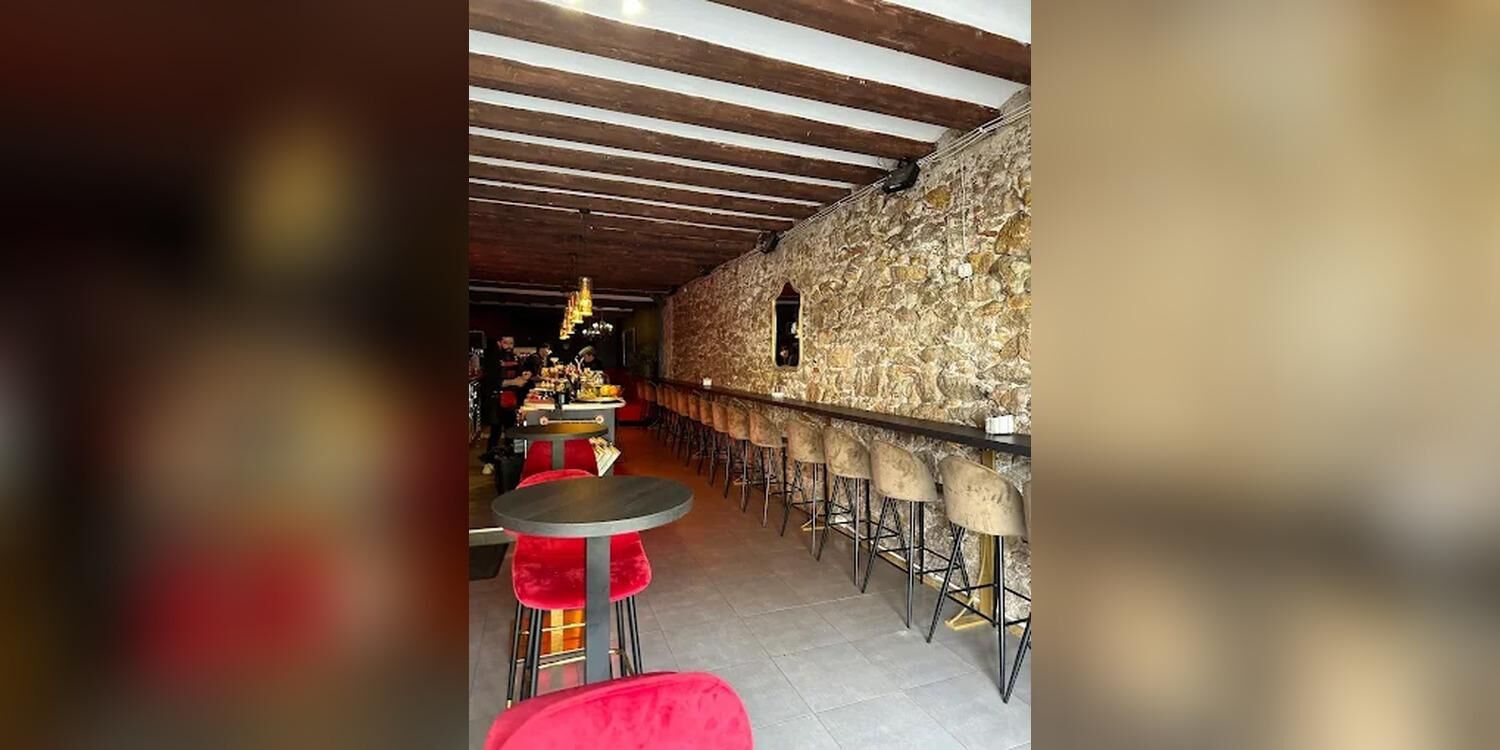 Red Lab, bar