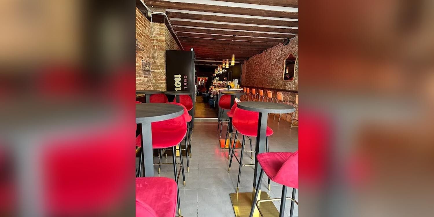 Red Lab, bar