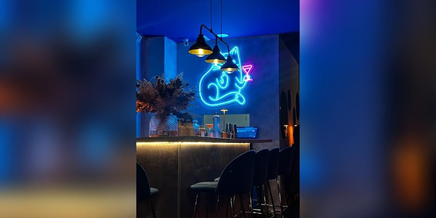 Gato Negro, bar