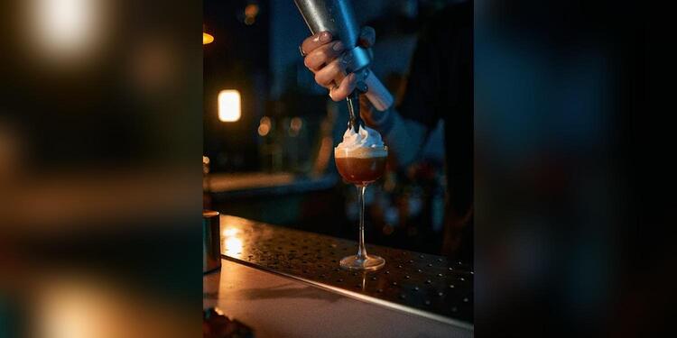 Gato Negro, bar