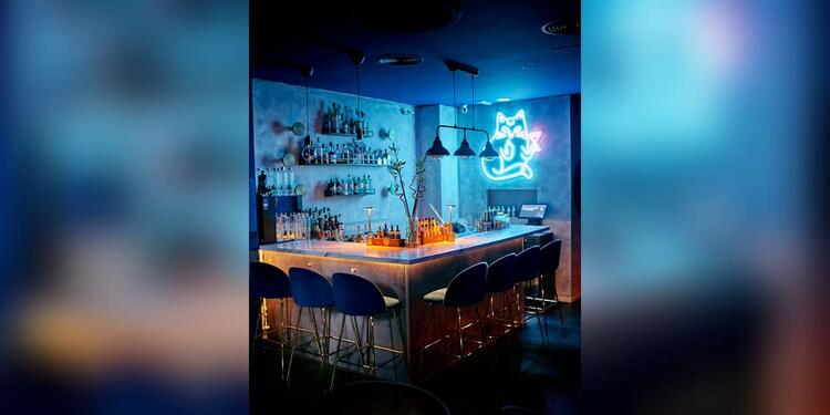 Gato Negro, bar