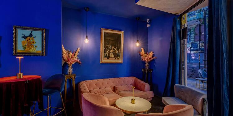 Gato Negro, bar