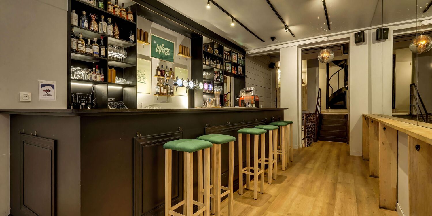 Laverse, bar