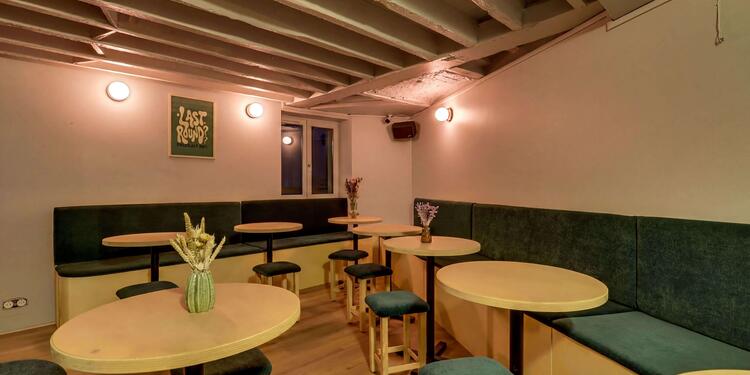 Laverse, bar