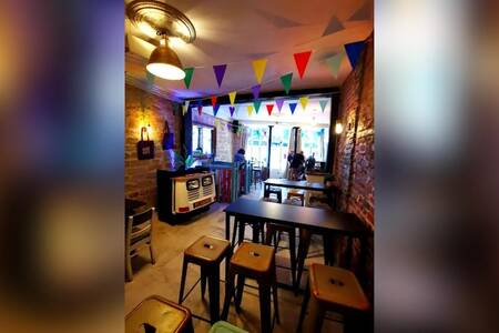 LA FIERTÉ Bar à tapas & Cantine Queer, hetero Friendly, Bar Paris Hôpital-Saint-Louis #0