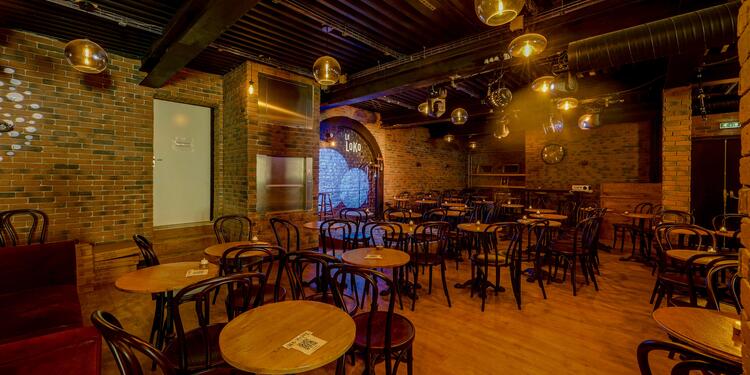 Le Burj Comedia, bar