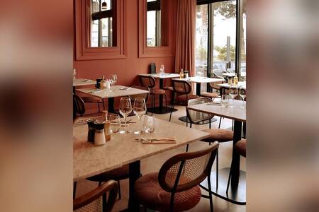 Le Touring Hotel-Restaurant, Bar Saint-Raphaël Vieux-Port #0