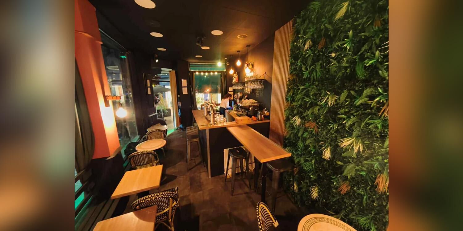 La Lycorne, bar