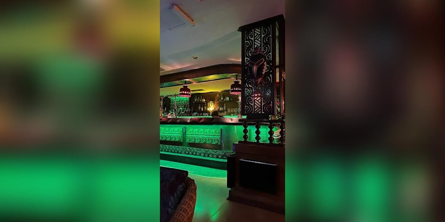 Bora-Bora, bar