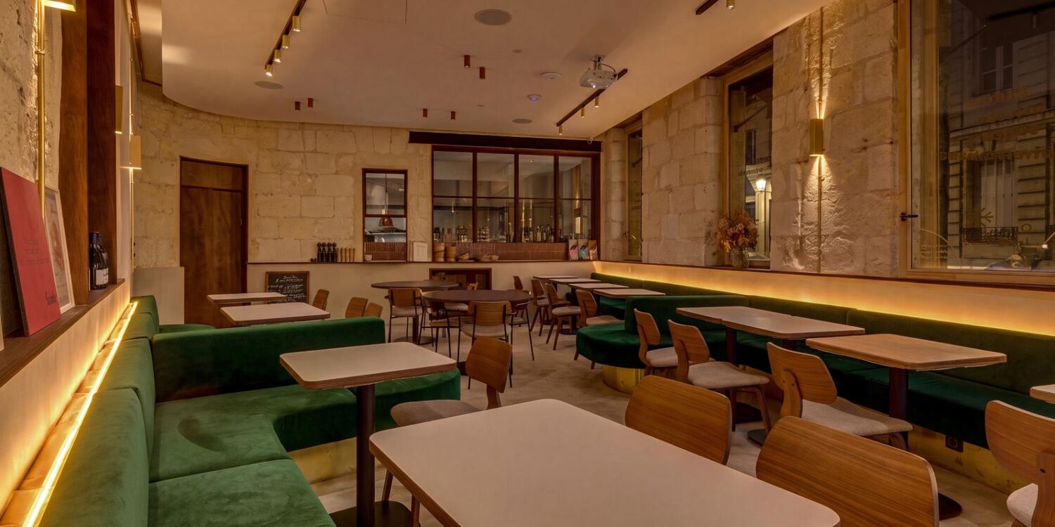 Luzine Cuisine, bar