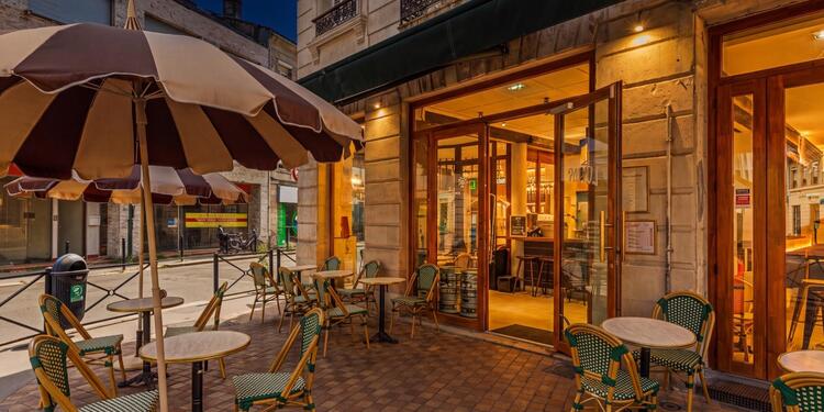 Luzine Cuisine, bar