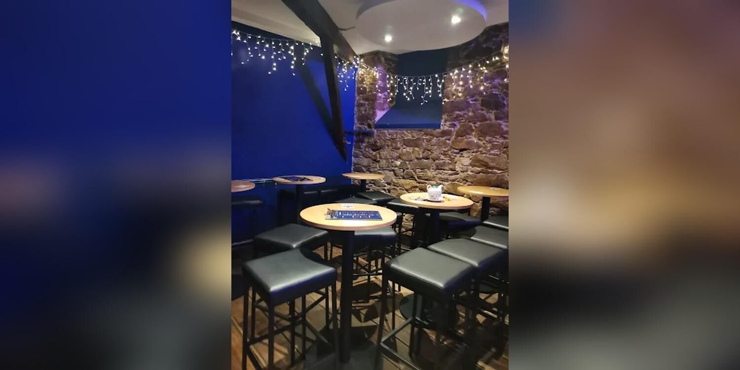 SMILE COMEDY CLUB, bar