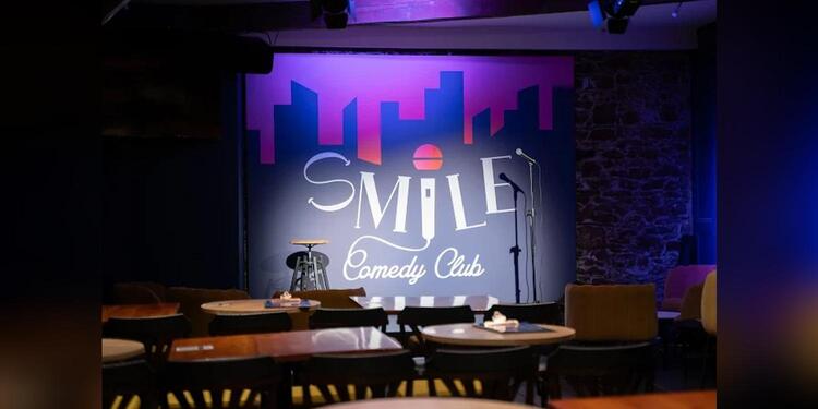 SMILE COMEDY CLUB, bar