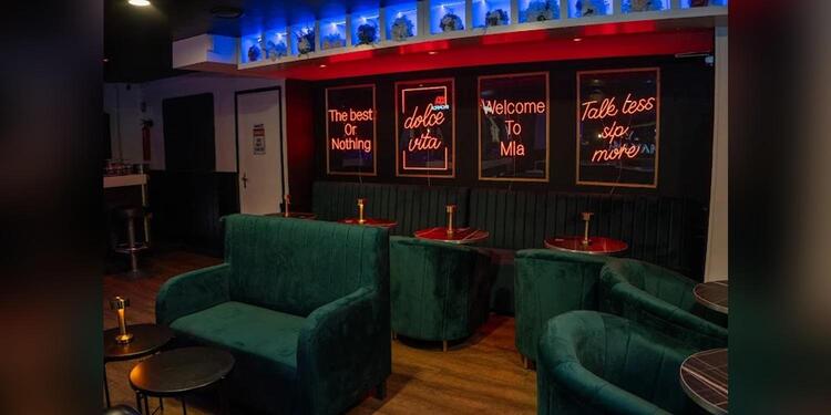 Mama Mia Lounge, bar