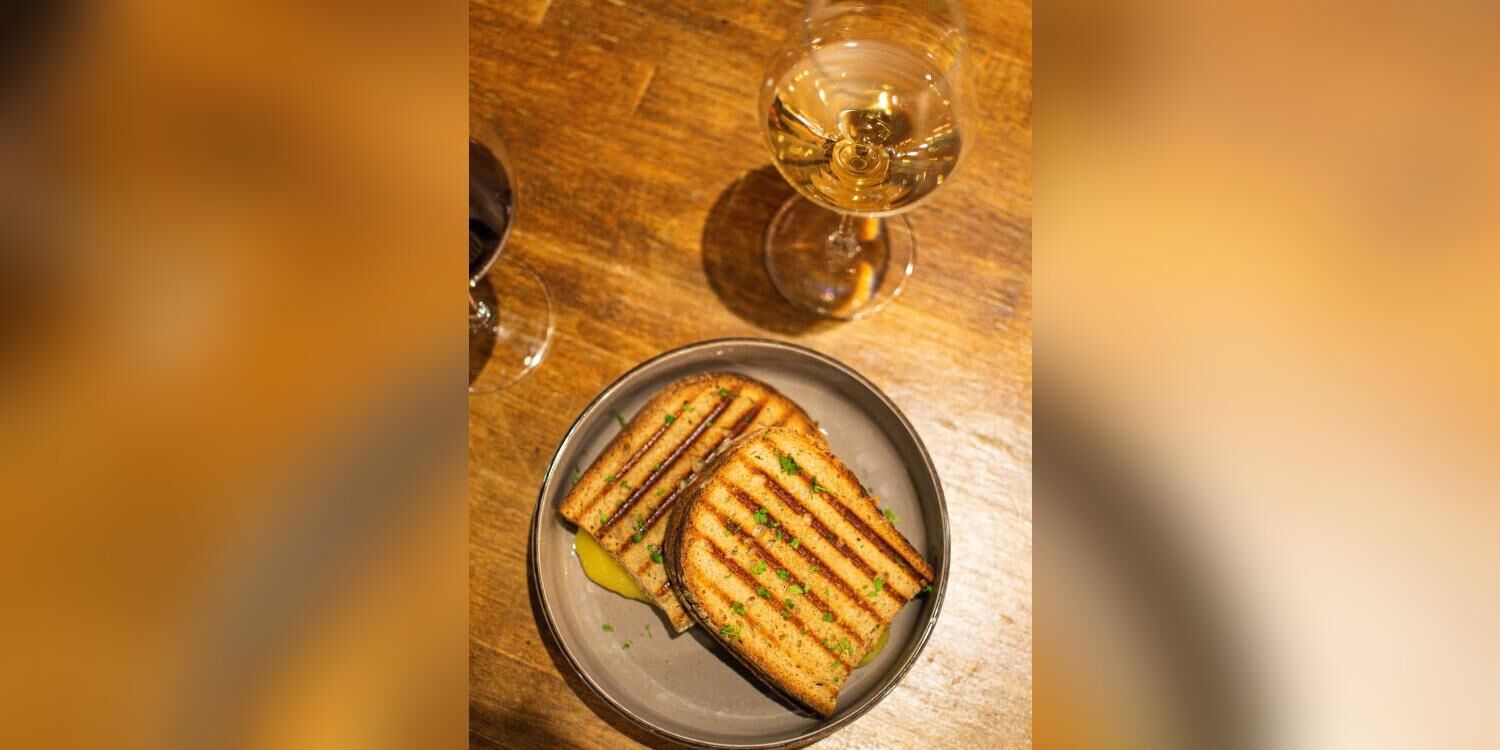 Jaja, bar