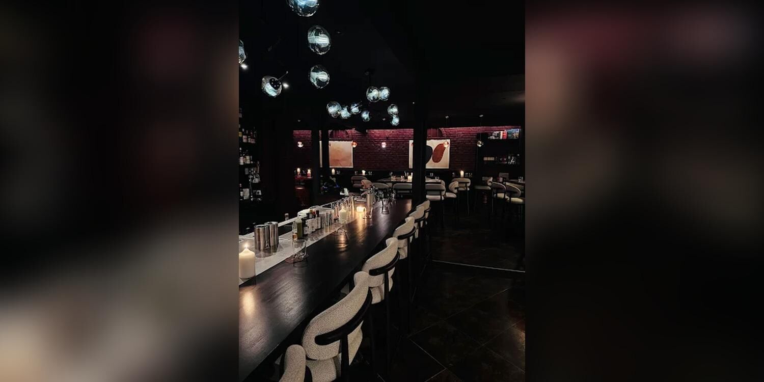 Saint, bar