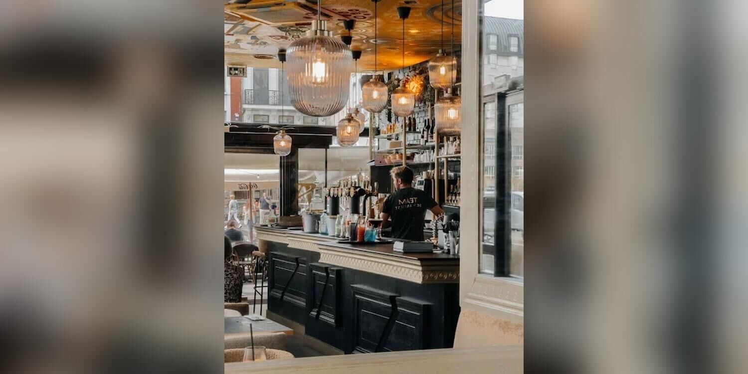 Den Artiest, bar