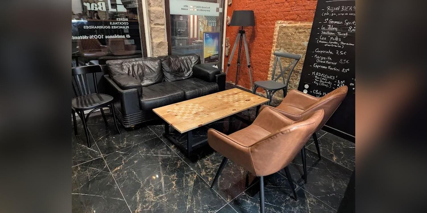 Chess'nBar, bar