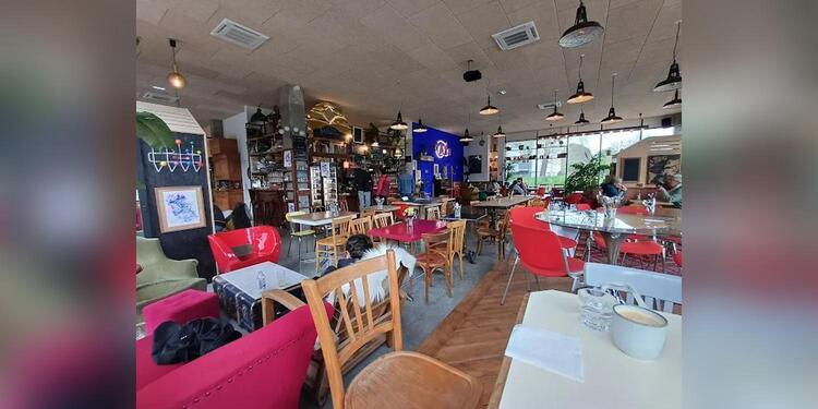 Dada Café Restaurant, restaurant