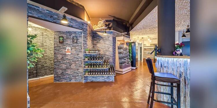 L'usine, bar
