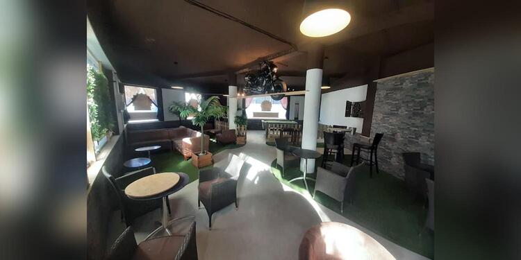 L'usine, bar