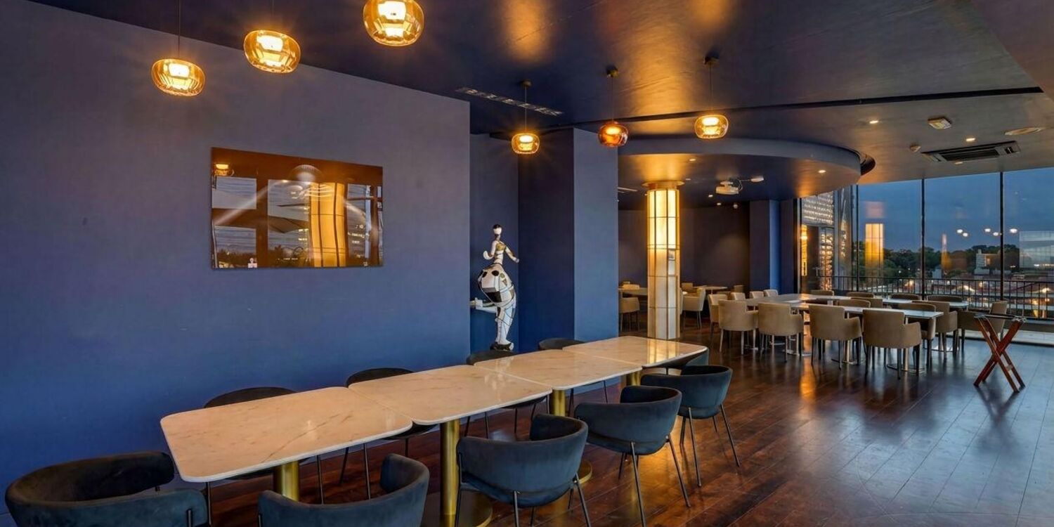 MIRA Rooftop, bar